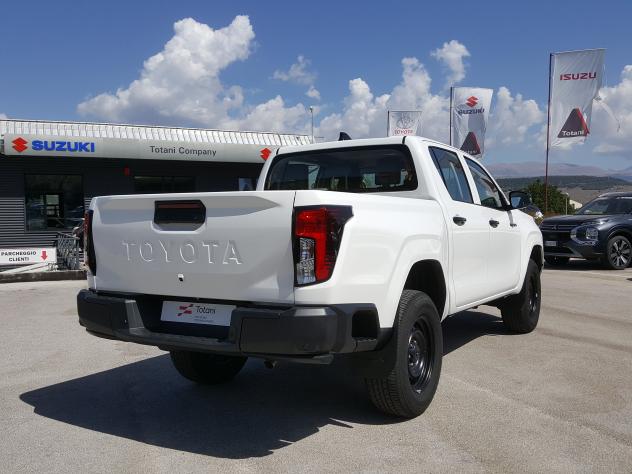 Toyota Hilux 2.8 D-4D 48V 204 CV A/T 4WD DC Mild Hybrid - Foto 8