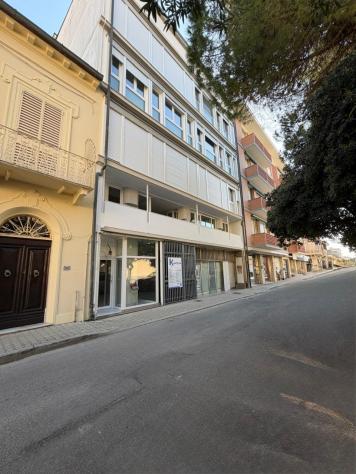 FONDO COMMERCIALE di 1 vani e di 60 mq (VIAREGGIO - Viareggio) rif. A1024 - Foto 2