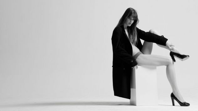 Modella per servizio fotografico