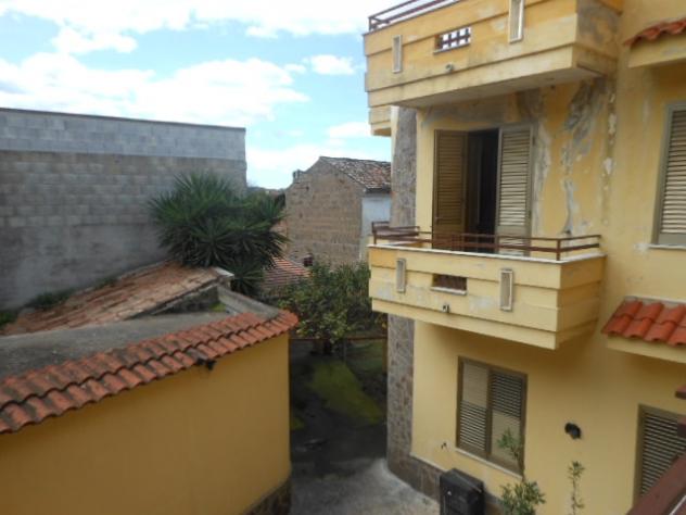 1925/CALVIRISORTA Appartamento al piano terra di mq 140 con giardino a Calvi Risorta. Si compone di salone/cucina, tre camere matrimoniali e bagno. Da - Foto 5