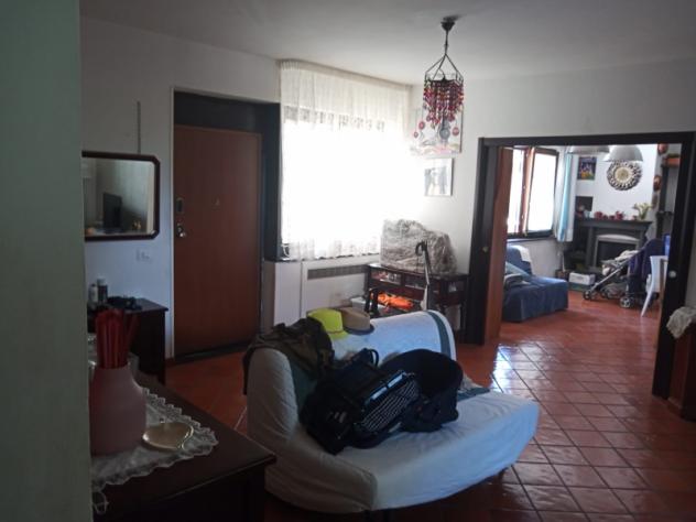 Soluzione semi-indipendente con terrazzo - Foto 4