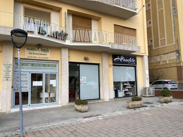 Ideale Studio Medico Ufficio piano terra di mq.55 oltre spazio pertienziale.
