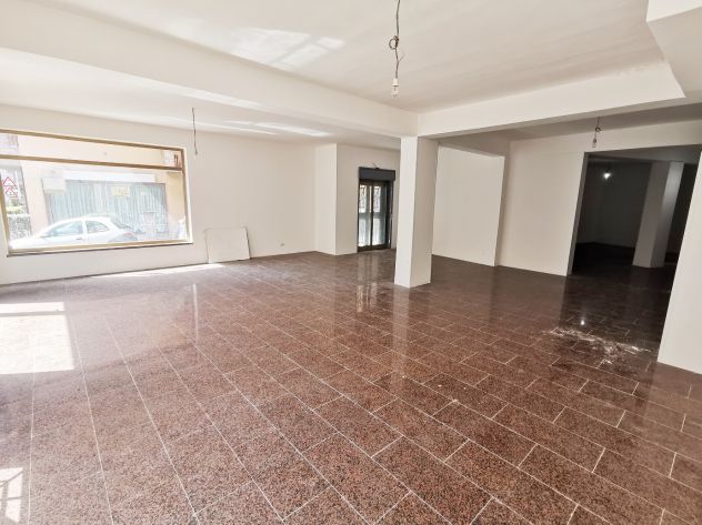 Ficarazzi: locale 110 mq 4 luci/vetrine - Foto 9