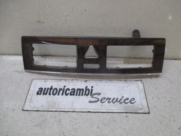30080625 RIVESTIMENTO MASCHERINA CENTRALE CRUSCOTTO IN RADICA MERCEDES CLASSE C 220 W203 SW 2.2 D 110KW 6M 5P (2005) RICAMBIO USATO
