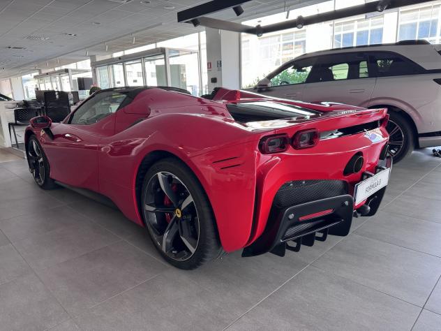 Ferrari SF90 Spider 4.0 Hybrid DCT 4WD Spider - Foto 4