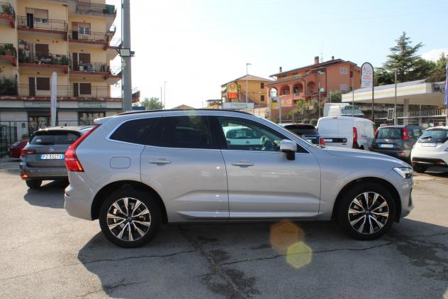 Volvo XC 60 XC60 B4 (d) automatico Core - Foto 2