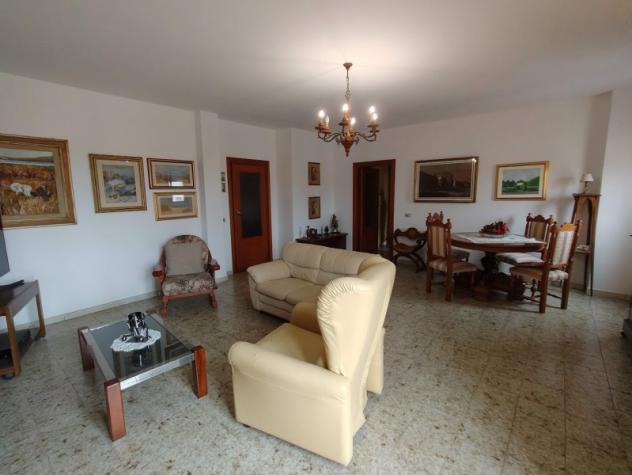 Vendiamo ampio appartamento vicinanze spiaggia. - Foto 10