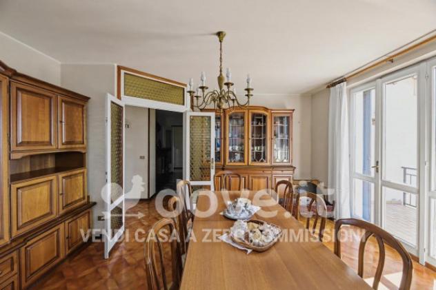 Casa indipendente di 240 m² con più di 5 locali in vendita a Luino - Foto 2