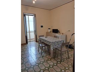 Bari Via Giulio Petroni stanza singola 300 euro