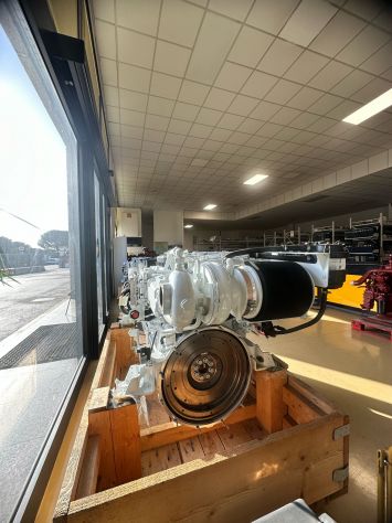 MOTORE MARINO NUOVO CURSOR 13 500HP - Foto 3