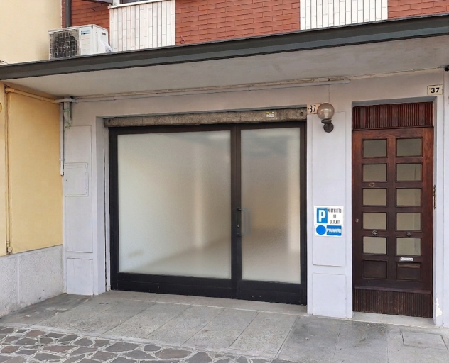 1 Vetrina in affitto a Carpi