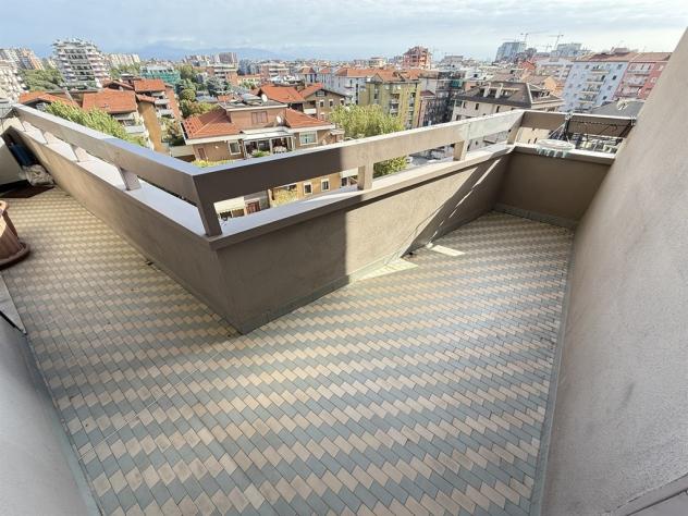Nel prestigioso complesso “Le Betulle”, un nono piano con terrazzo e vista sullo skyline di Milano - Foto 14