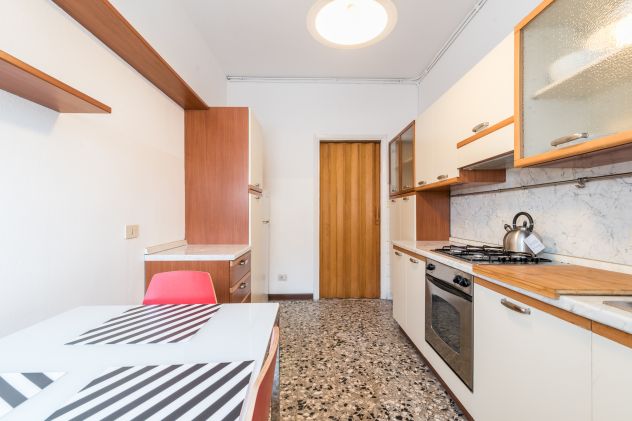 AMPIA STANZA COMODISSIMA PER LINEA LILLA IN ZONA BICOCCA - Foto 5