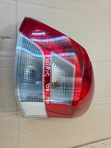 STOP FANALE POSTERIORE DESTRO TOYOTA Yaris Serie (0508)