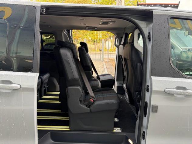 FORD Tourneo Custom 320 L1 SPORT 2.0TDCI 170CV C.AUTOMATICO 8R. rif. 24198132 - Foto 10