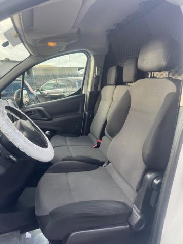 Peugeot Partner BlueHDi 100 L2 Furgone Premium con Porta laterale - Foto 10