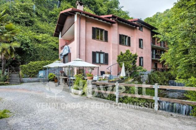 Villa di 275 m² con 4 locali in vendita a Cuveglio
