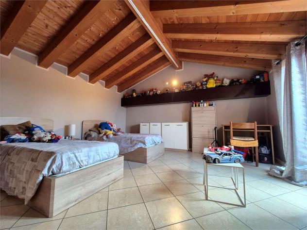 V005483 - Recente appartamento su due livelli con terrazzo solarium e doppi garage - Foto 3