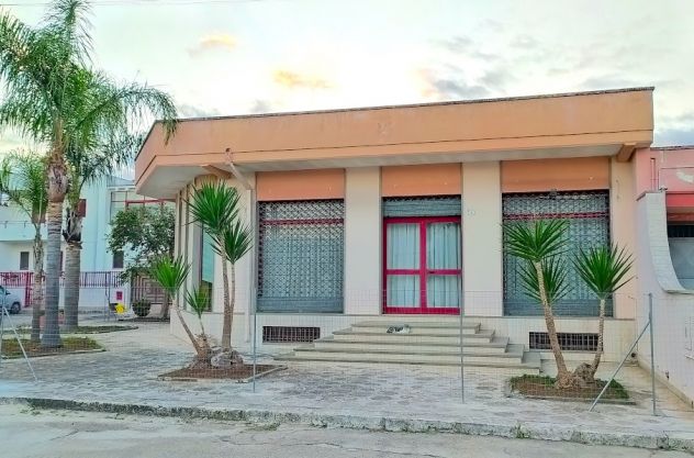 FinImmobil VENDE in Guagnano LE Alla VIa Basilicata n. 8 Locale Commerciale