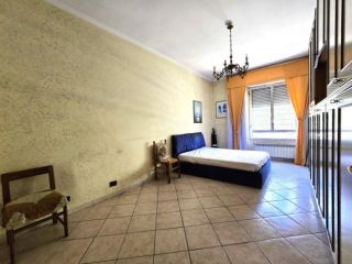 Stanza in appartamento in affitto a Roma