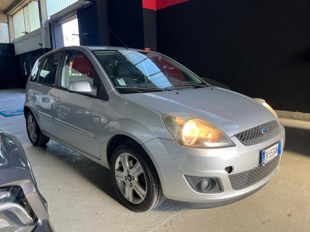 Ford Fiesta 1.2 16V 5p. Ghia - Foto 4