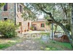 Villa di 1200 m² con più di 5 locali in vendita a Asciano