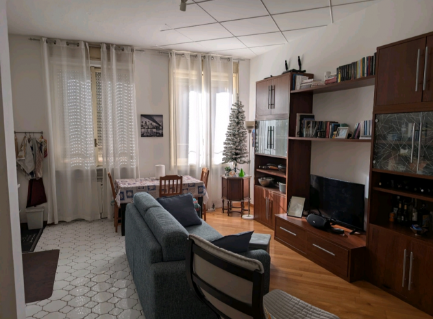 SINGOLA ZONA LORETO-CENTRALE-CAIAZZO 600€ - SPESE INCLUSE - Foto 2