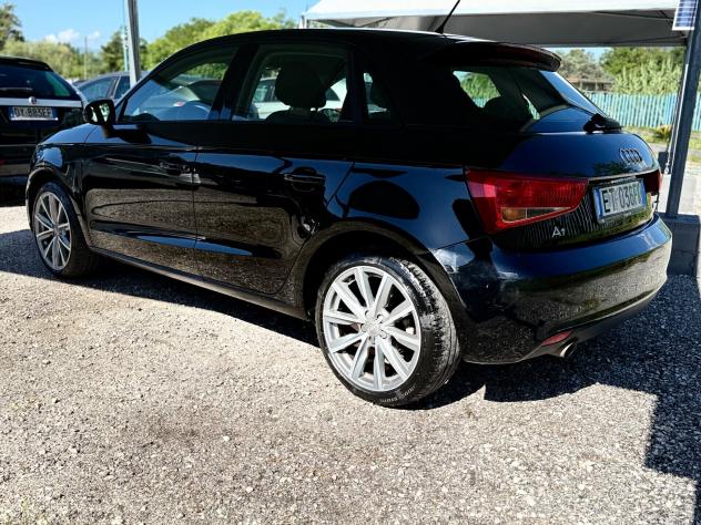 Audi A1 SPB 1.6 TDI *CERCHIO17 - Foto 8