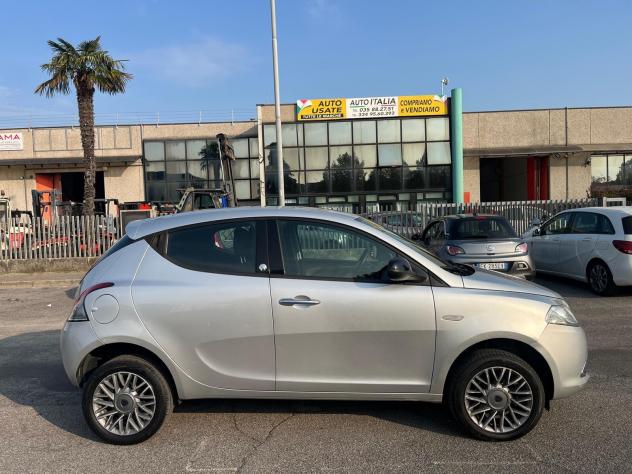 Lancia Ypsilon 0.9 TwinAir 85 CV 5 porte Metano Ecochic Silver - Foto 3