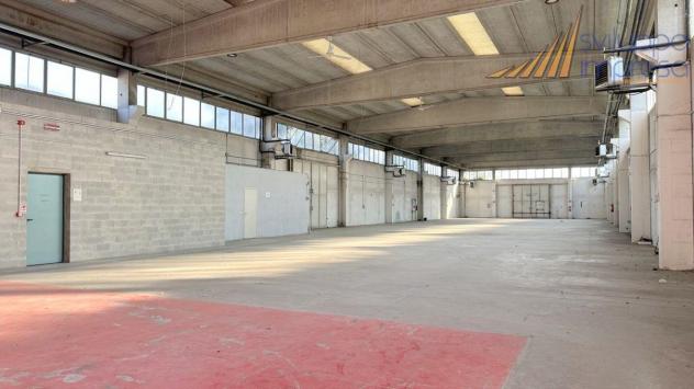 CAPANNONE INDIPENDENTE CON PALAZZINA UFFICI VICINANZE AUTOSTRADA A8 - Foto 2