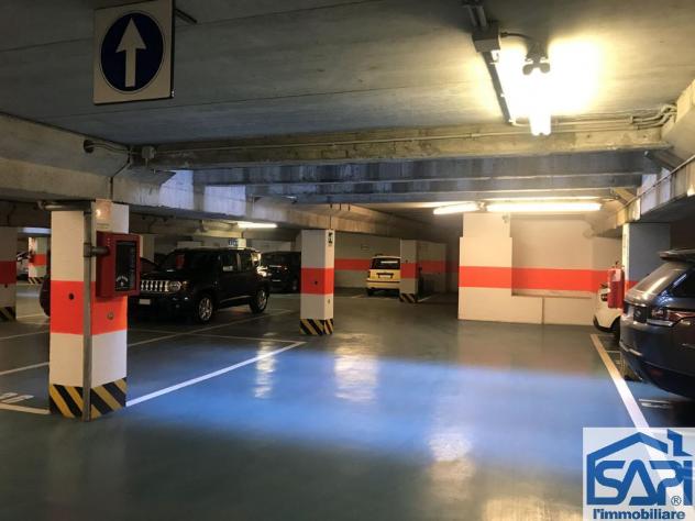 Vari posti auto coperti e scoperti in centro direzionale - Foto 4