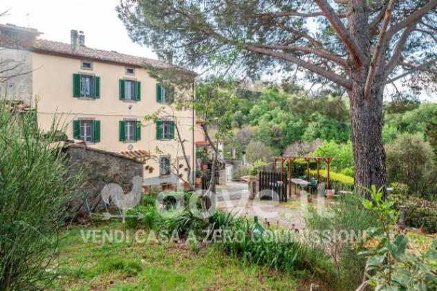 Villa di 250 m² con più di 5 locali e posto auto in vendita a Castel del Piano - Foto 5