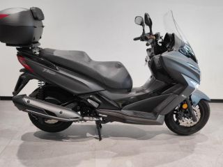 Kymco X-Town 300i .