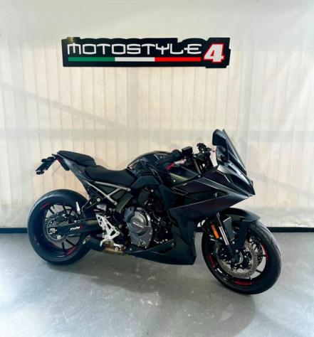 SUZUKI GSX-8R 2024