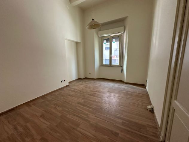 AFFITTASI – REGGIO CALABRIA – VIA SBARRE CENTRALI (USO ABITAZIONE O UFFICIO) - Foto 5