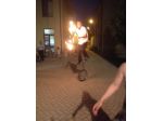 giocolieri trampolieri spettacolo di fuoco e di giocoleria artisti da strada