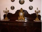 Trittico in bronzo zecchinato - Orologio & 2 Candelabri.