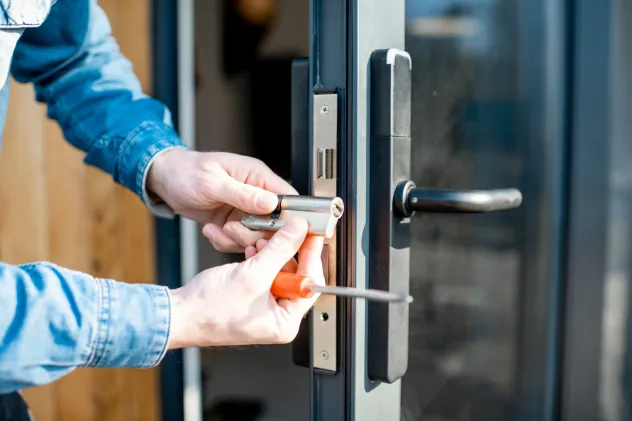 Fabbro Torino apertura porte