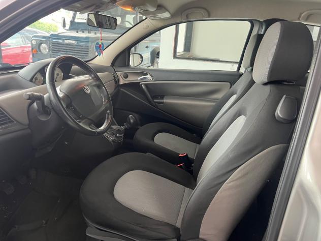 Lancia Ypsilon 1.4 16V Argento - Foto 7