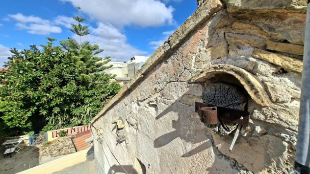 Nel centro storico di Quartu S. Elena, vi proponiamo un'affascinante casa campidanese storica con cortile interno, vicina a tutti i servizi e ai trasp - Foto 9