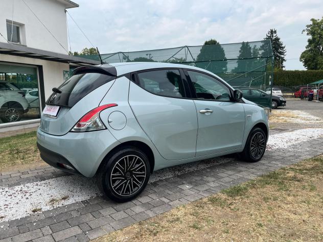 Lancia Ypsilon 1.0 FireFly 70cv Hybrid Oro - Foto 7