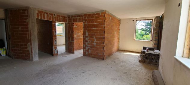 Appartamento in villa al piano terra con giardino privato e depandance - Foto 5