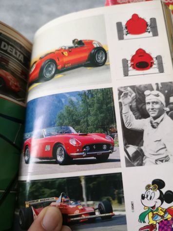 Topolino Ferrari due volumi completi di figurine - Foto 4