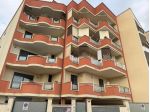 Casamassima: 4 vani con box auto e cantinola