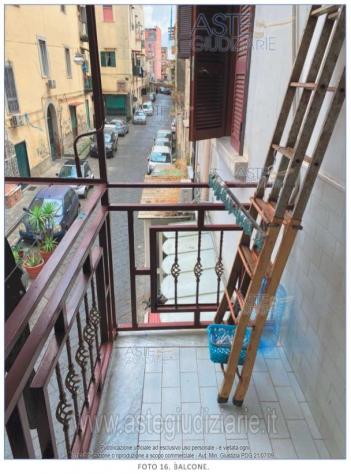 IMMOBILI-IMMOBILE RESIDENZIALE-Vico Tessitori ai Miracoli n. 26, 80137 Napoli NA, Italia - Foto 2