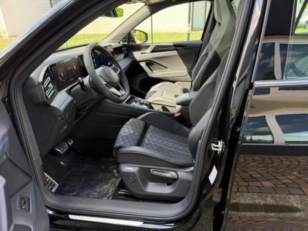 VOLKSWAGEN Tiguan 2.0 TDI 193 CV DSG 4MOTION MY26 R-Line Plus TETTO rif. 23781122 - Foto 8