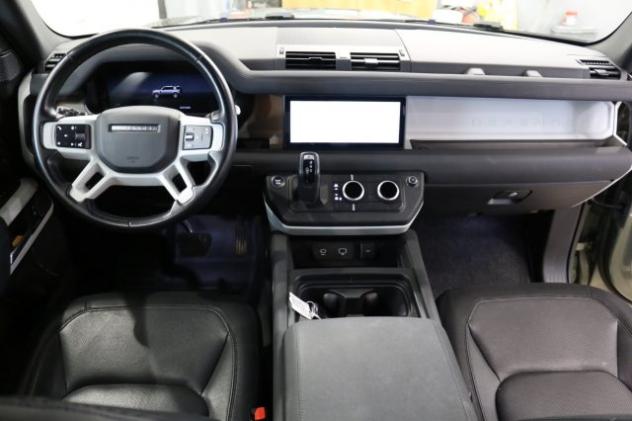 LAND ROVER Defender 110 3.0D I6 250 CV AWD X-Dynamic SE 7 POSTI rif. 23973246 - Foto 9