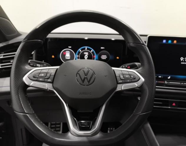 VOLKSWAGEN Tiguan 2.0 TDI 150cv DSG R-Line rif. 24079758 - Foto 9