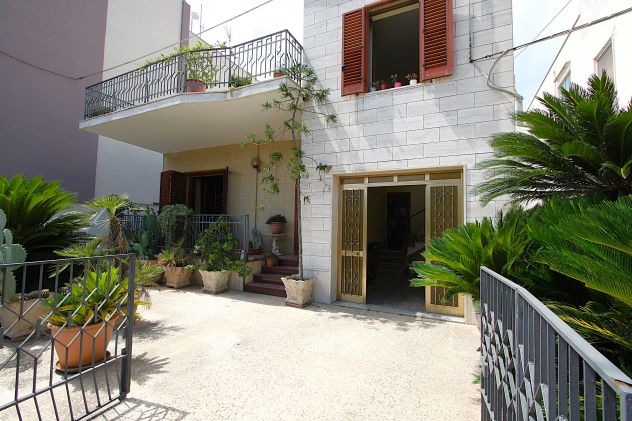 Abitazione indipendente con ampi spazi esterni e garage - Foto 10