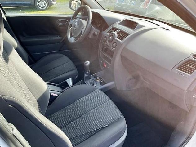 RENAULT - Mégane - 1.4 16V 5p. Confort Authentique - Foto 9